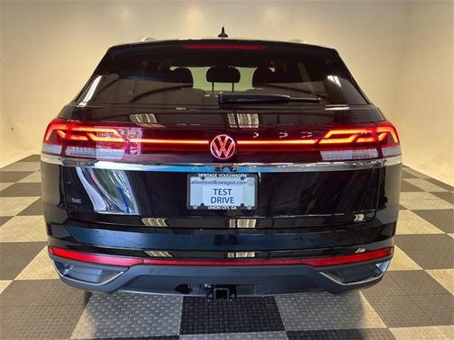 2025 Volkswagen Atlas Cross Sport 2.0T SE w/Technology