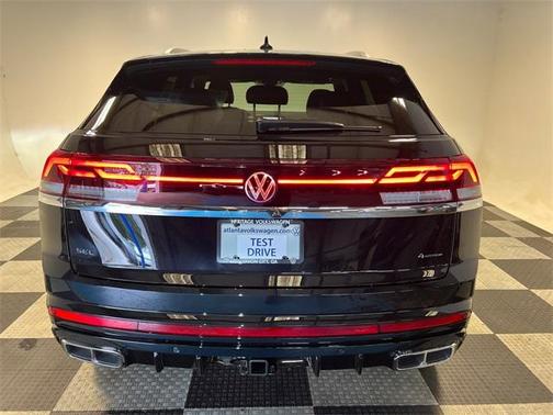 2025 Volkswagen Atlas Cross Sport 2.0T SEL Premium R-Line