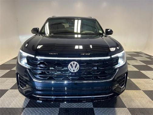 2025 Volkswagen Atlas Cross Sport 2.0T SEL Premium R-Line