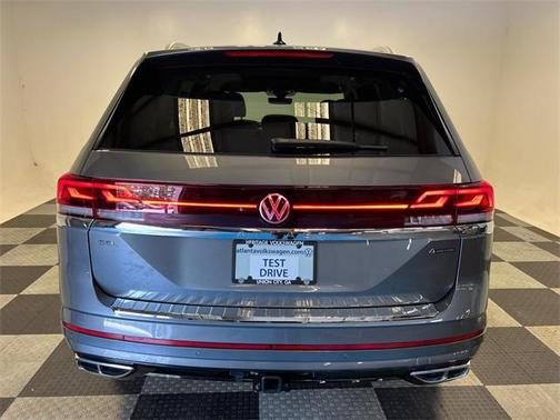 2025 Volkswagen Atlas 2.0T SEL Premium R-Line