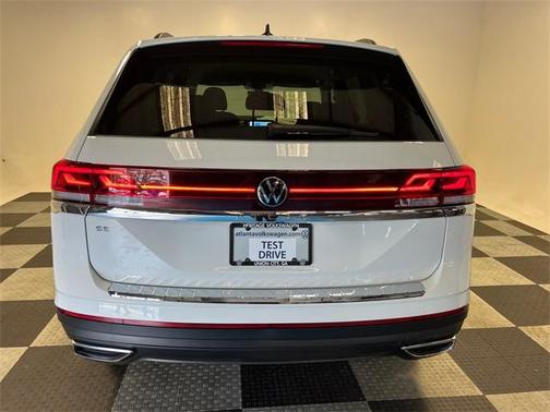 2025 Volkswagen Atlas 2.0T SE