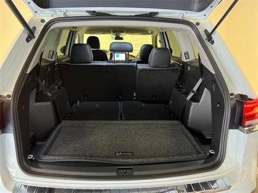 2025 Volkswagen Atlas 2.0T SE