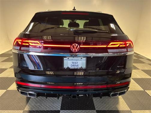 2026 Volkswagen Atlas Cross Sport 2.0T SEL Premium R-Line