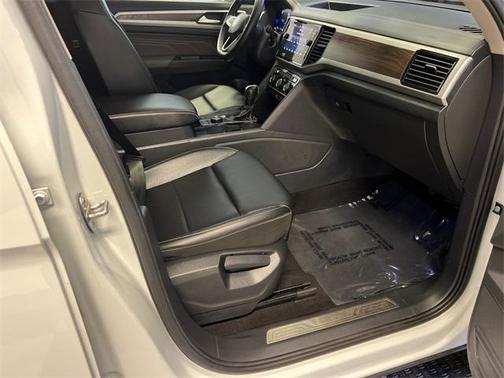2022 Volkswagen Atlas 3.6L SE w/Technology