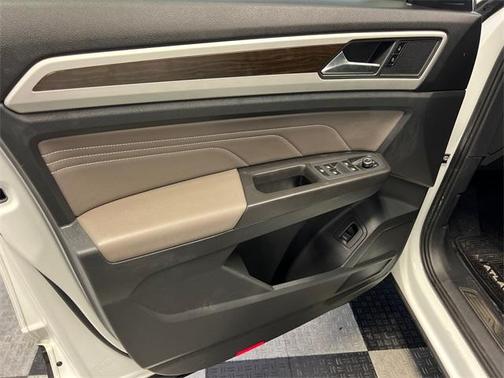 2022 Volkswagen Atlas 3.6L SE w/Technology
