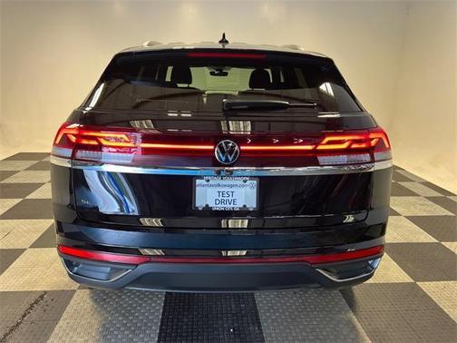 2025 Volkswagen Atlas Cross Sport 2.0T SE