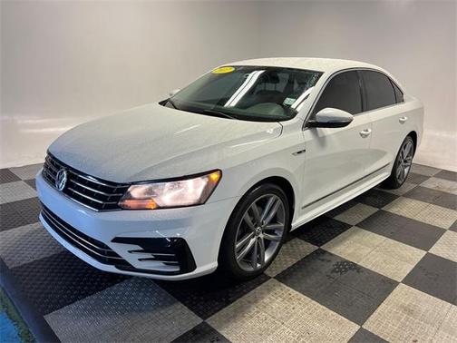 2017 Volkswagen Passat 1.8T R-Line