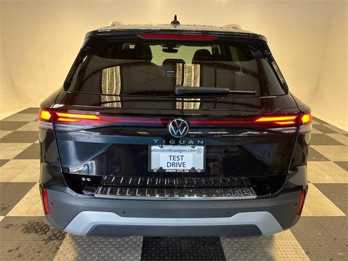 2026 Volkswagen Tiguan 2.0T SE