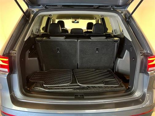 2022 Volkswagen Atlas 3.6L SE w/Technology