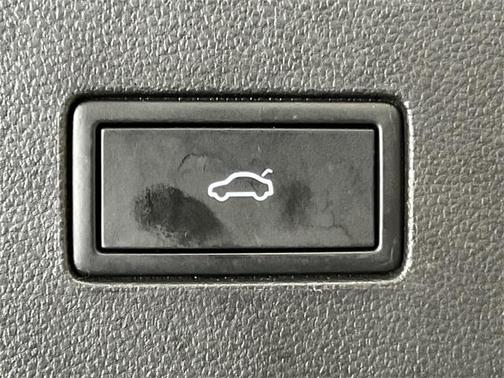 2021 Volkswagen Atlas Cross Sport 2.0T SE w/Technology