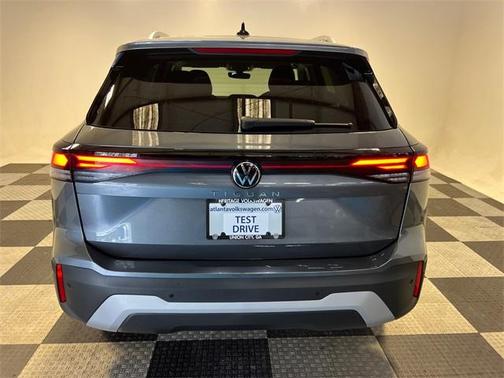 2025 Volkswagen Tiguan 2.0T S
