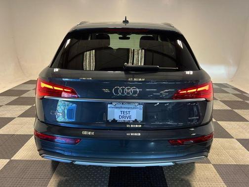 2024 Audi Q5 40 Premium