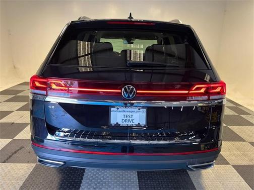 2025 Volkswagen Atlas 2.0T SE