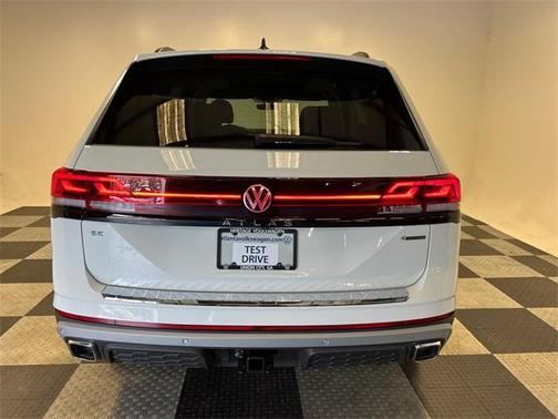 2025 Volkswagen Atlas 2.0T Peak Edition
