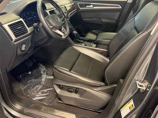 2022 Volkswagen Atlas 3.6L SE w/Technology