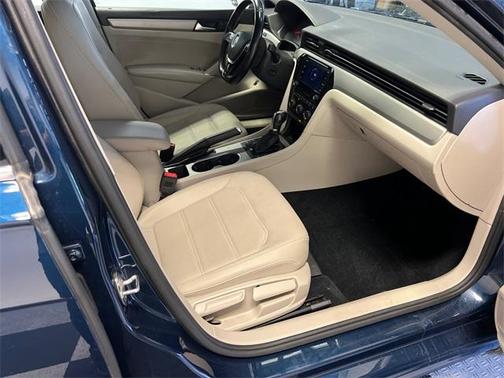 2020 Volkswagen Passat 2.0T SE