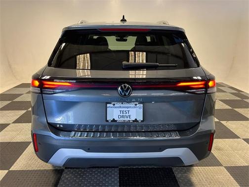 2025 Volkswagen Tiguan 2.0T SE