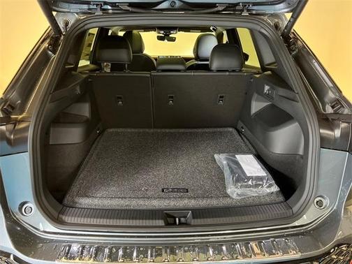 2025 Volkswagen Tiguan 2.0T SE R-Line Black