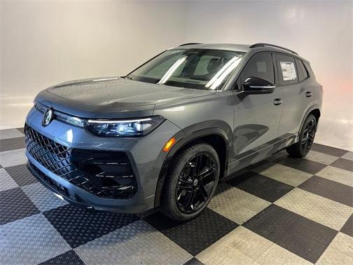 2025 Volkswagen Tiguan 2.0T SE R-Line Black