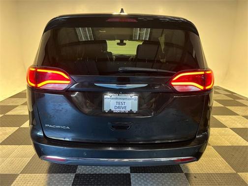 2020 Chrysler Pacifica Touring-L