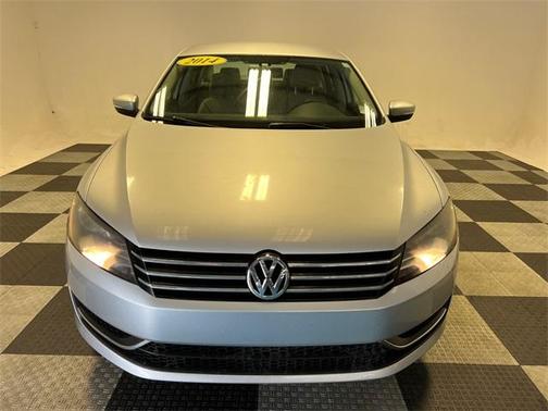 2014 Volkswagen Passat 1.8T SE