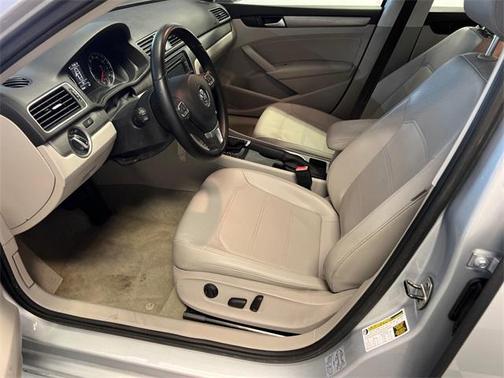 2014 Volkswagen Passat 1.8T SE