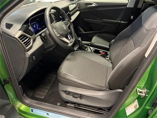 2026 Volkswagen Taos 1.5T SE Black