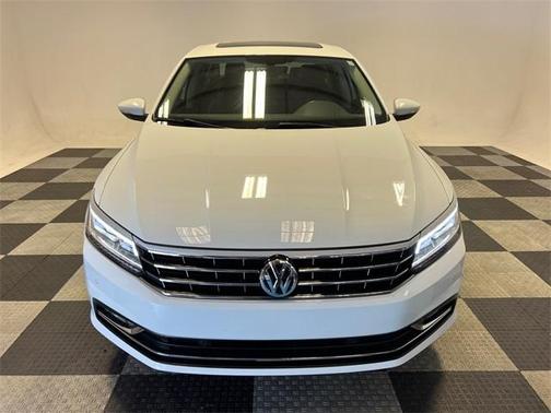 2018 Volkswagen Passat 2.0T SE w/ Technology