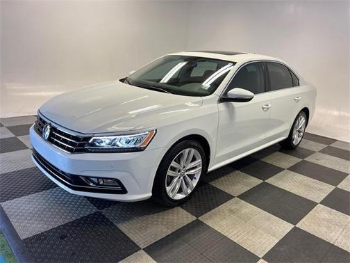 2018 Volkswagen Passat 2.0T SE w/ Technology