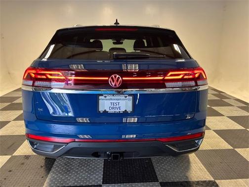 2025 Volkswagen Atlas Cross Sport 2.0T SE w/Technology