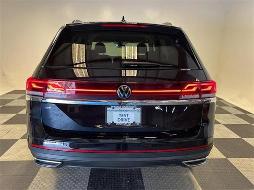2025 Volkswagen Atlas 2.0T SE