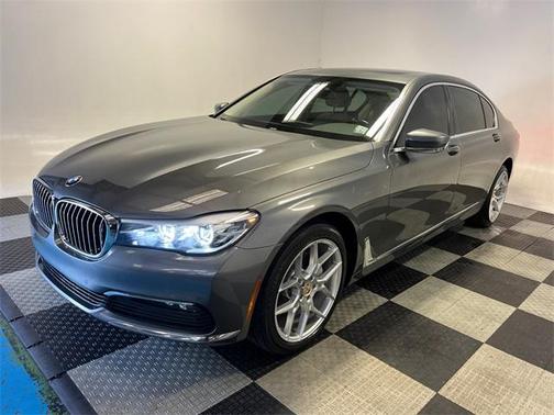 2018 BMW 740 i