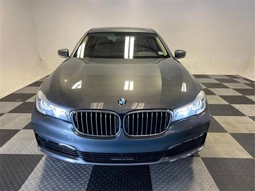 2018 BMW 740 i