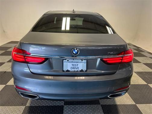 2018 BMW 740 i