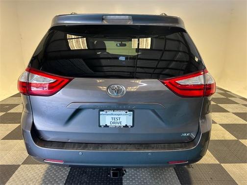 2015 Toyota Sienna L