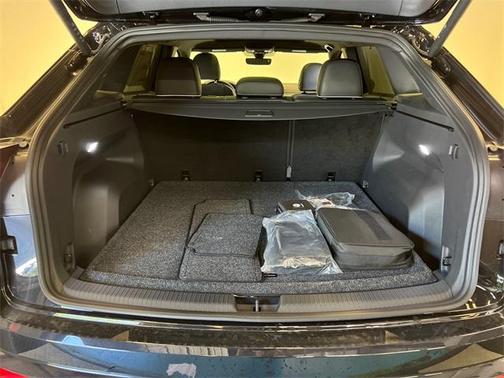 2025 Volkswagen Atlas Cross Sport 2.0T SEL Premium R-Line