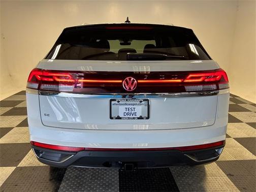 2025 Volkswagen Atlas Cross Sport 2.0T SE w/Technology