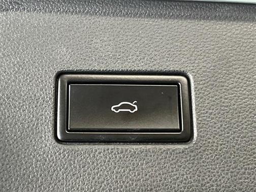 2018 Volkswagen Atlas 3.6L SEL Premium