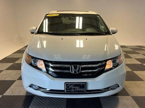 White 2017 Honda Odyssey Touring