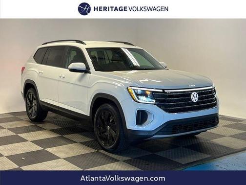 Pure White 2024 Volkswagen Atlas 2.0T SE w/Technology