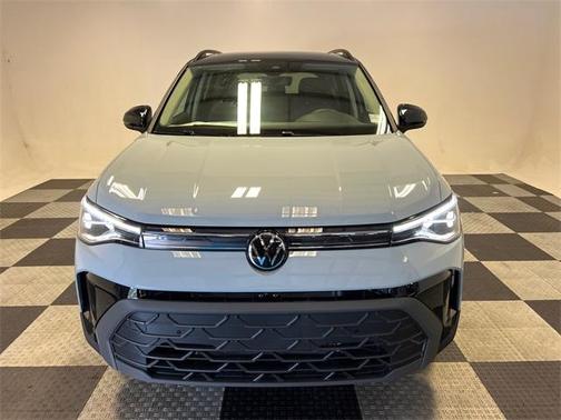 2025 Volkswagen Taos 1.5T SE Black