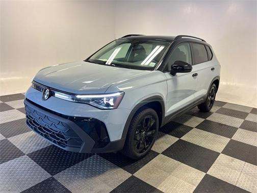2025 Volkswagen Taos 1.5T SE Black