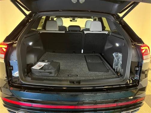 2025 Volkswagen Atlas Cross Sport 2.0T SEL Premium R-Line