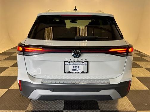 2026 Volkswagen Tiguan 2.0T SE