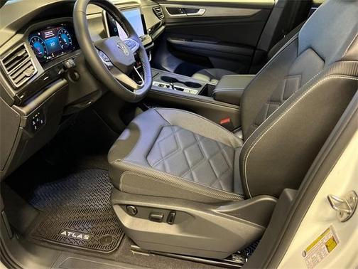 2026 Volkswagen Atlas Cross Sport 2.0T SE