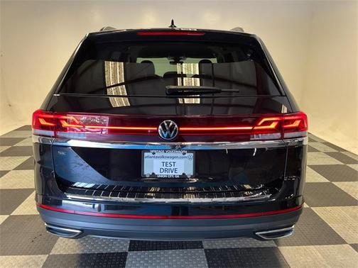 2025 Volkswagen Atlas 2.0T SE