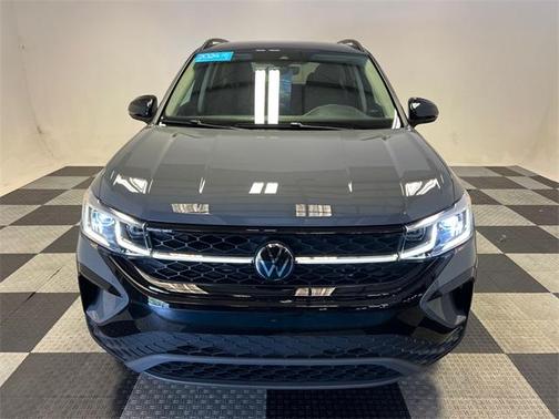 2024 Volkswagen Taos 1.5T SE Black