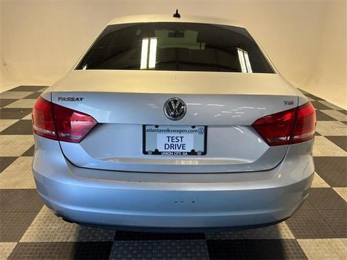2014 Volkswagen Passat 1.8T Auto Wolfsburg Ed