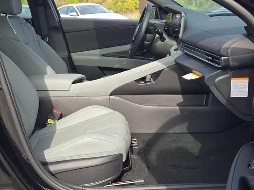 2025 Hyundai ELANTRA HEV Limited