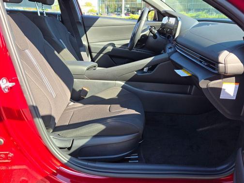 2025 Hyundai ELANTRA HEV SEL Sport